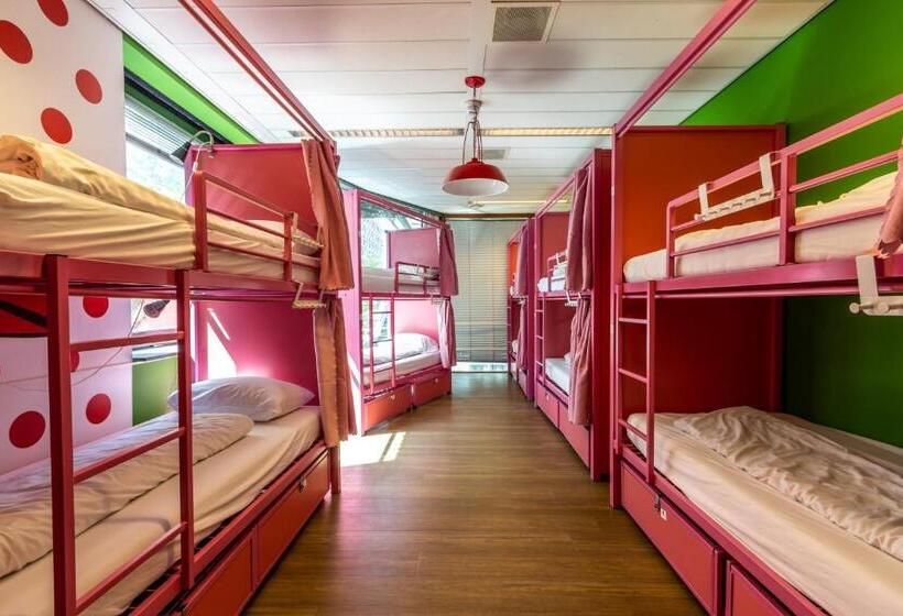 מיטה בחדר משותף, Hostelle   Women Only Hostel Amsterdam