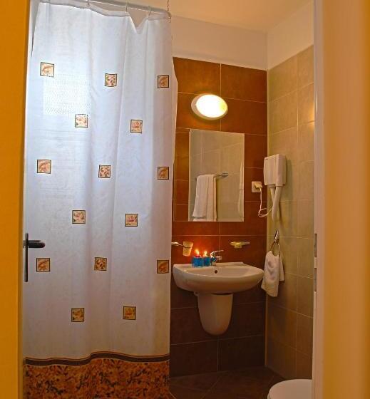 Трехместный Номер Стандарт с Балконом, Pirina Club