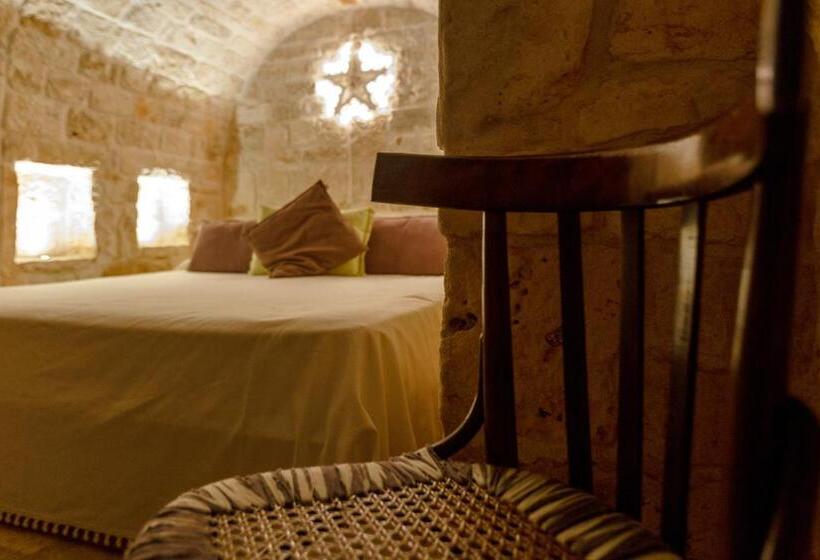 جناح جونيور, Nina Trulli Resort