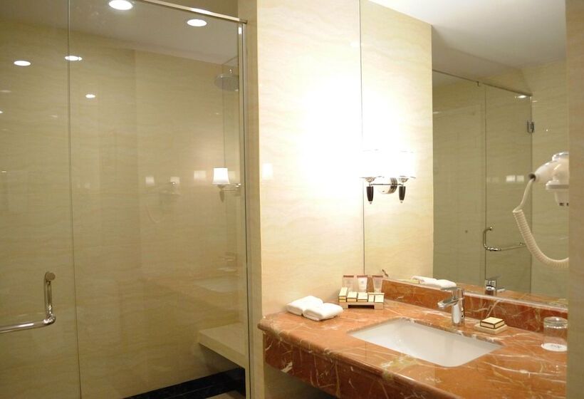2 베드룸 패밀리 스위트, Adimulia Hotel Medan