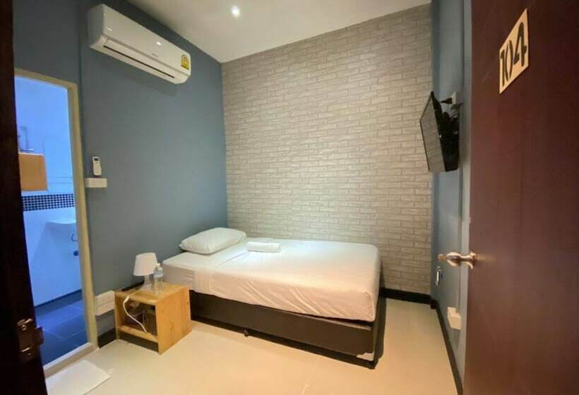Quarto Estandar Individual, The Little Pig Sukhumvit