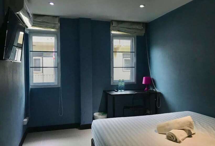Quarto Estandar, The Little Pig Sukhumvit