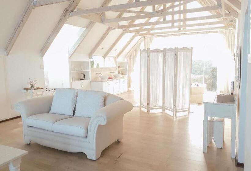 Люкс, Whales Way Ocean Retreat