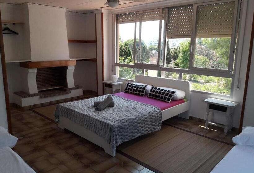 Четырехместный Номер Стандарт, Aqua House