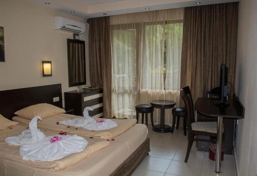 Номер Стандарт Трехместный, Family Hotel Delta
