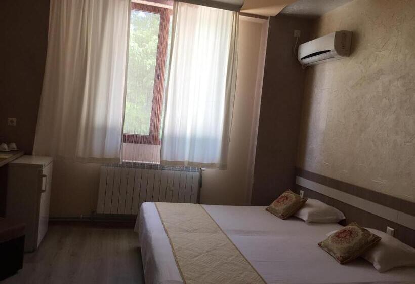 Quarto Triplo Comfort, семеен хотел русалка
