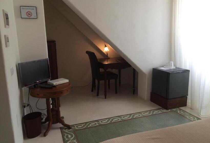 Quarto Economy, Santa Marina Antica Foresteria