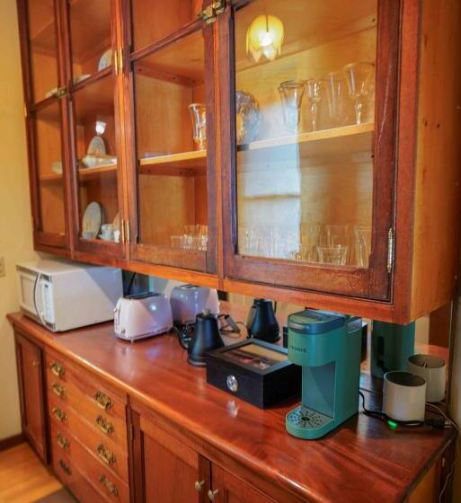 ２ベッドルーム家族用アパートメント, The Underwood Hale House