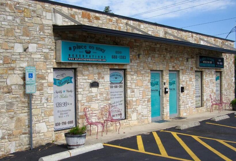 带大床的复式套间, A Place To Stay Rooms