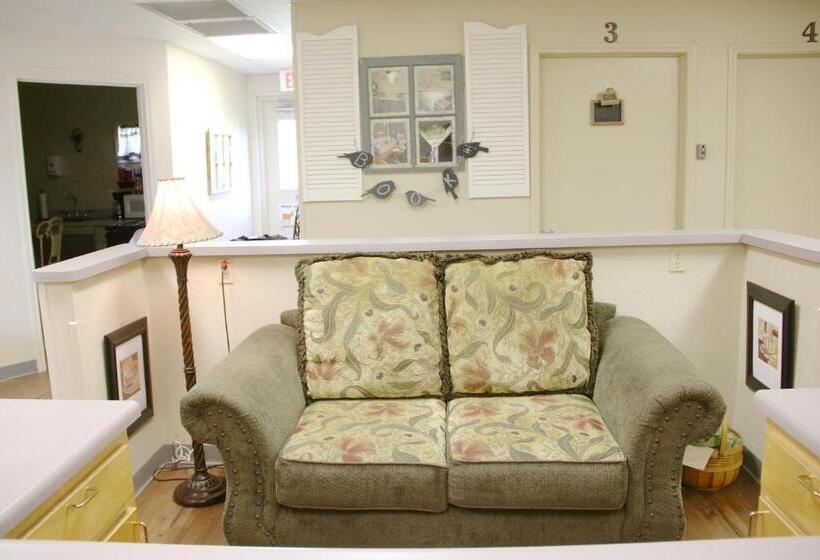 带大床的复式套间, A Place To Stay Rooms