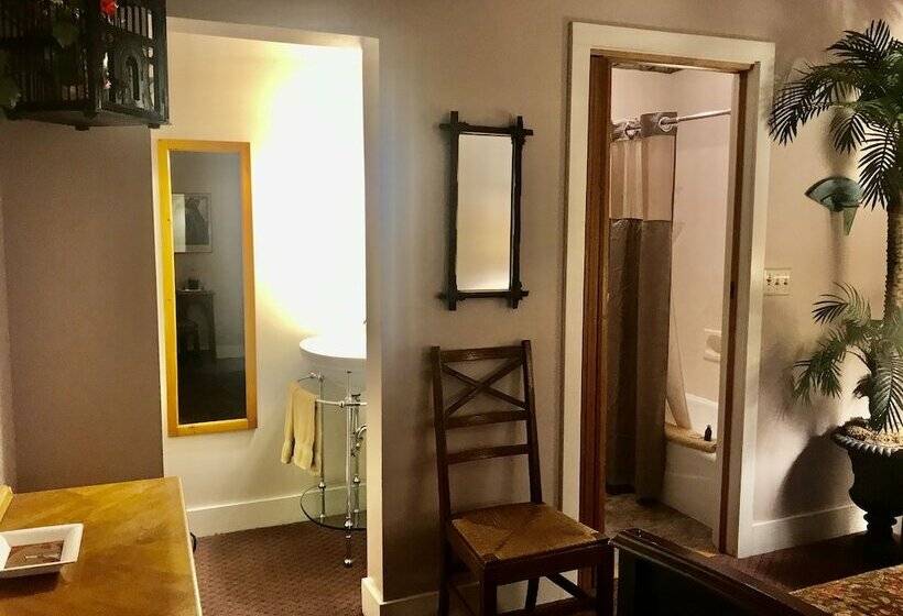 豪华房间, Arden Forest Inn