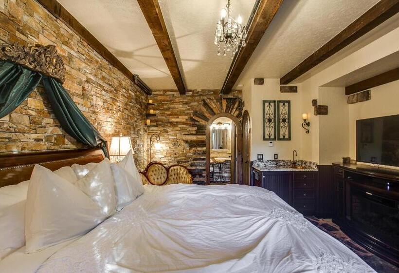 Люкс, Storybook Riverside Inn