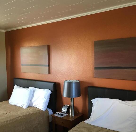 Номер Стандарт Трехместный, The Triangle Motel