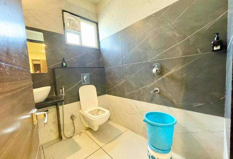 Номер Economy, Govindam Inn ! Ujjain Fully Air Conditioned Hotel At Prime Location With Parking Availability, Near