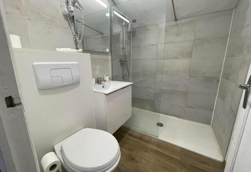 Номер Стандарт Трехместный, Hôtel Les Trois Lys