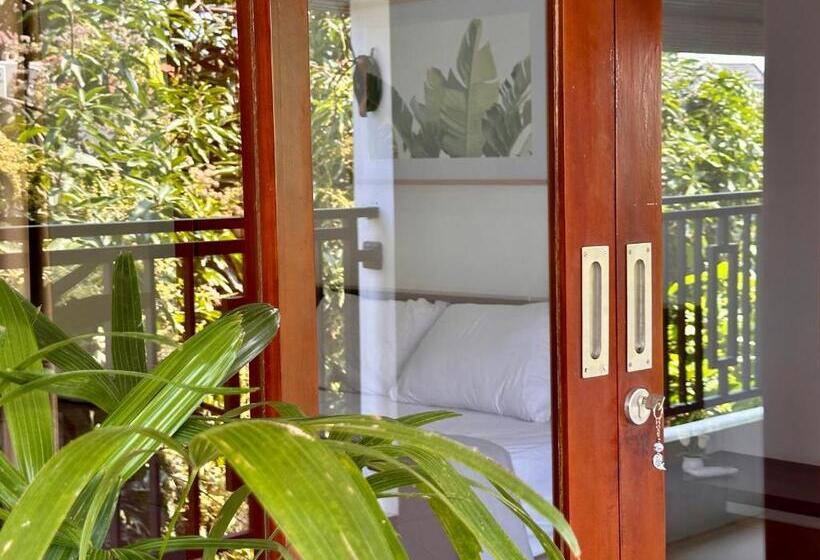 Номер Стандарт с Балконом, Rumah Bali Made