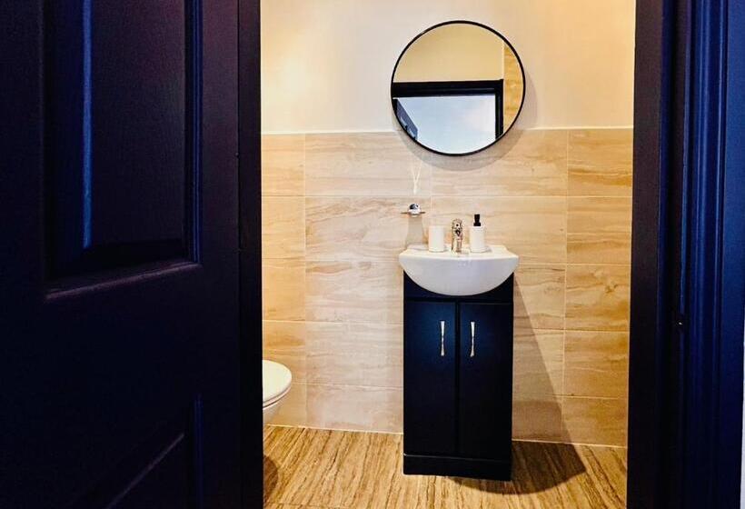 Студия Стандарт, Rest Boutique Acton