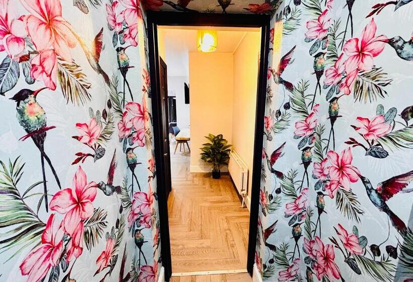Апартаменты 1 Спальня с Террасой, Rest Boutique Acton