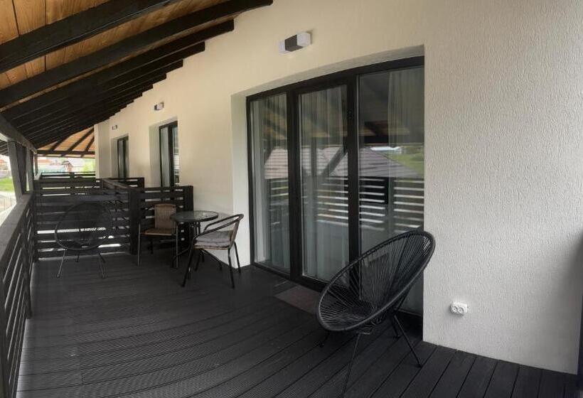 标准间, Dorna Retreat