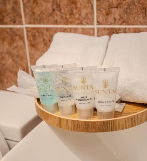 اتاق لوکس با تخت بزرگ, Suntai Villa, Beachfront Suites