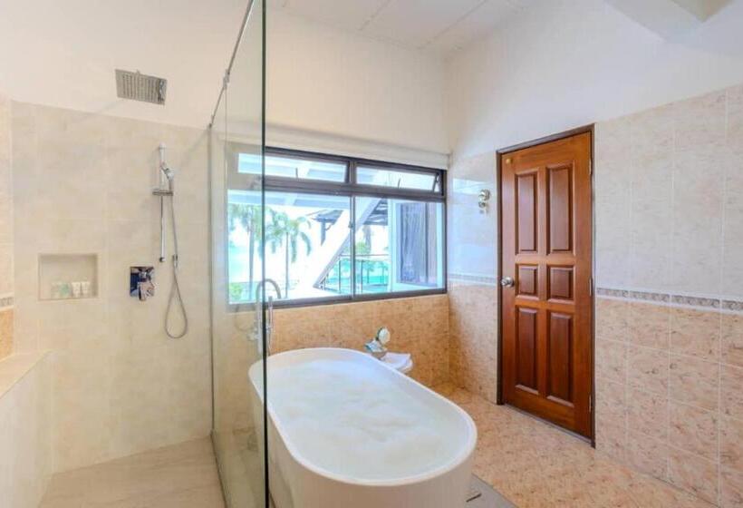 سوییت سوپریور با چشم‌انداز دریا, Suntai Villa, Beachfront Suites