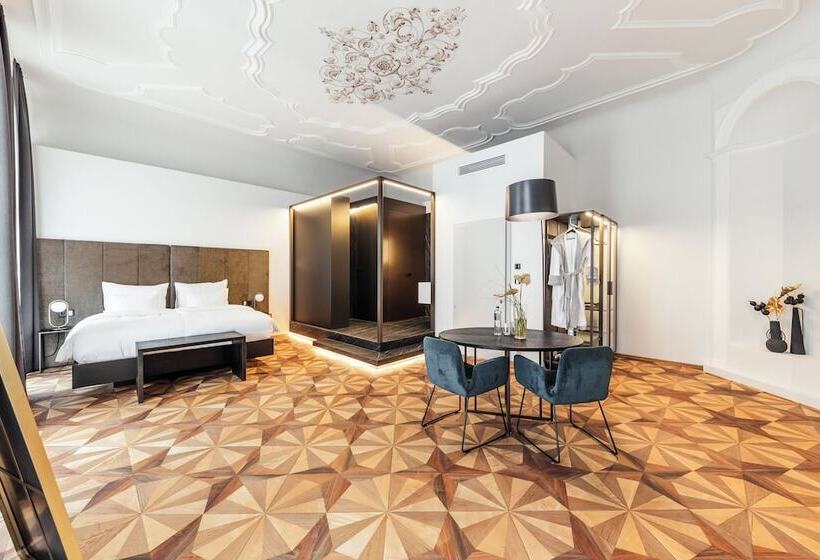 سوییت جونیور, Meta Suites Historic City Living