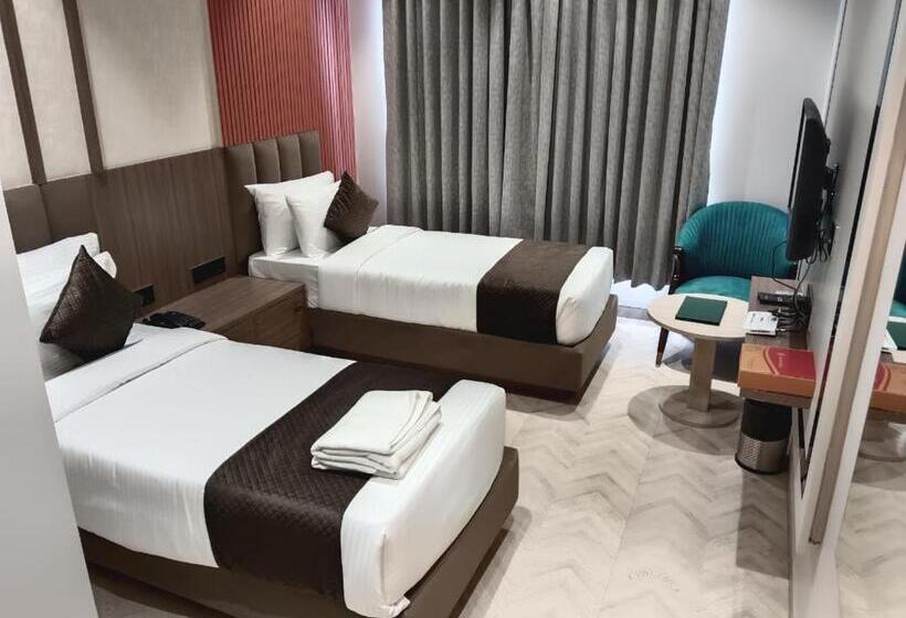 Номер Стандарт, Narayani Executive