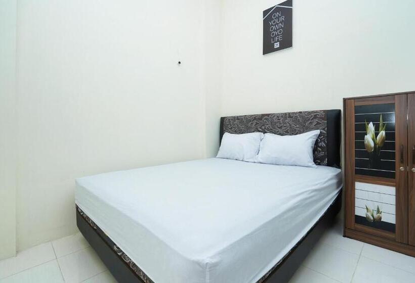 豪华房间, Oyo Life 3078 Kost Putri Made