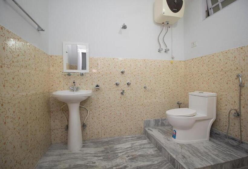 Трехместный Номер Классика, O 35610 Hotel Shayabong