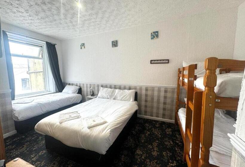 Quarto Familiar, Tower Central Hotel Albert Road