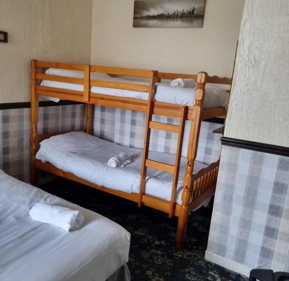 Quarto Quádruplo Clássico, Tower Central Hotel Albert Road