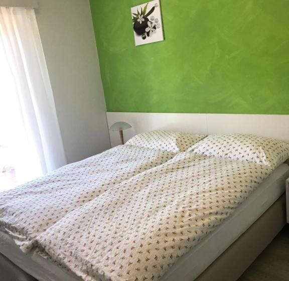 Номер Стандарт с Балконом, B&b Tencia