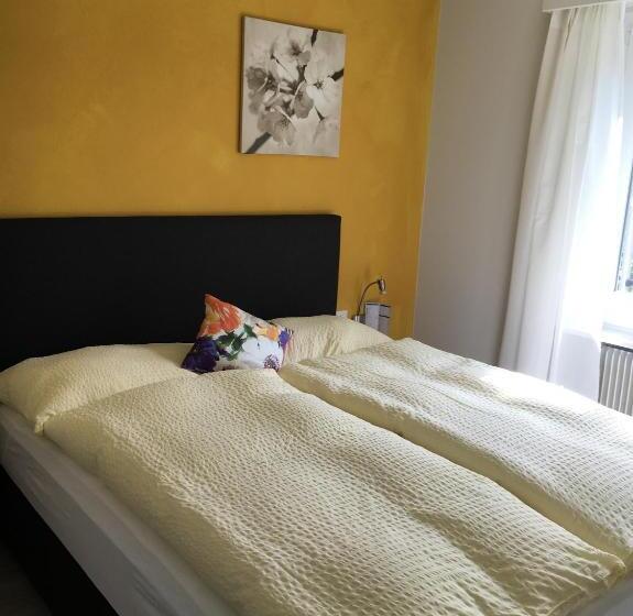 Полулюкс, B&b Tencia