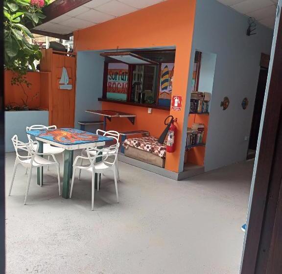 غرفة قياسية, Surfari Bocas