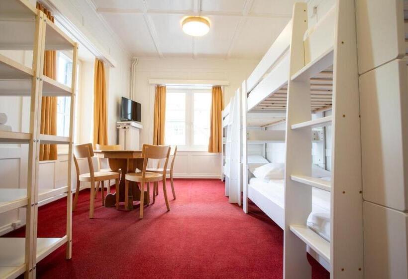 标准四人间共用浴室, Zunfthaus Zur Rebleuten