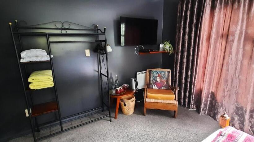 Номер Стандарт, Waitapu Springs B&b