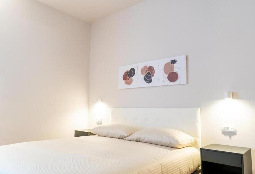 带大床的高级房间, Palmanova Suites