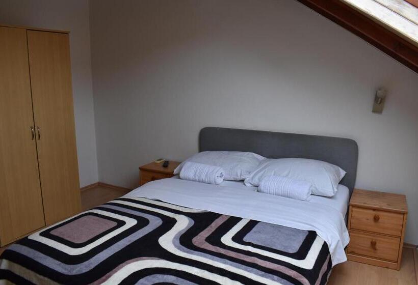 اتاق استاندارد, Favela Hostel