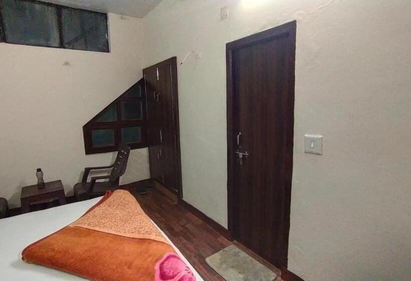 Номер Стандарт Вид на Сад, Sarovar Inn