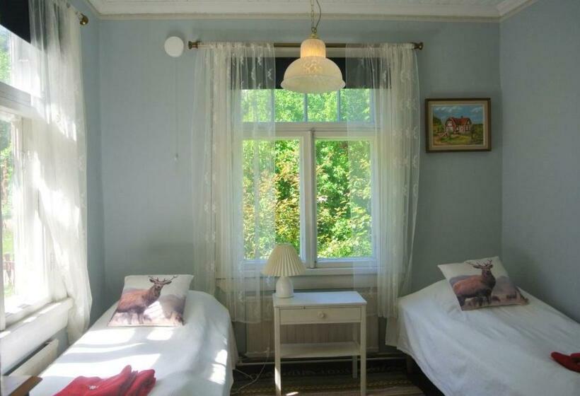 Quarto Basic Banheiro Compartilhado, Villa Dönsby