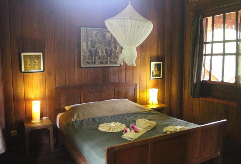 سوئیت جونیور با چشم‌انداز باغ, Soriyabori Resort