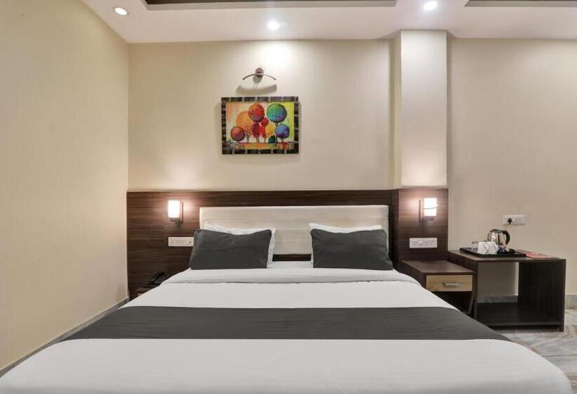 Трехместный Номер Deluxe, Super Townhouse Kankarbagh Formerly Kunwar Alcajars