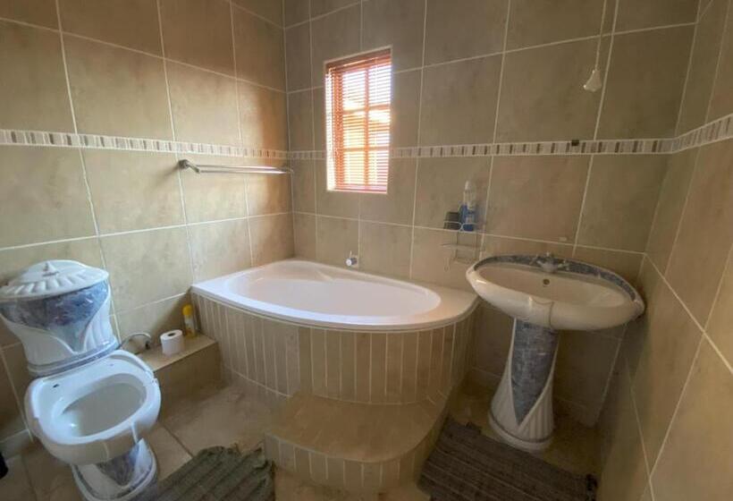 Номер Стандарт Вид на Горы, Lizzards Villa Guest House