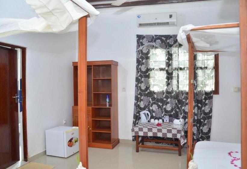 اتاق استاندارد چهار تخته, Bagamoyo Spice Villa