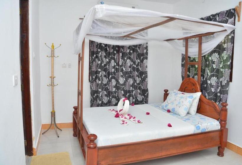 اتاق استاندارد یک نفره, Bagamoyo Spice Villa