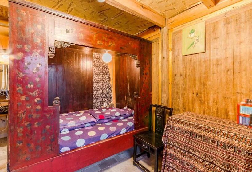 Номер Стандарт Вид на Озеро, Xidi Kunlun International Hostel