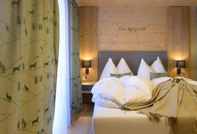 标准间带阳台, Alphotel Biel Kinzig   Access By Cable Car Only!