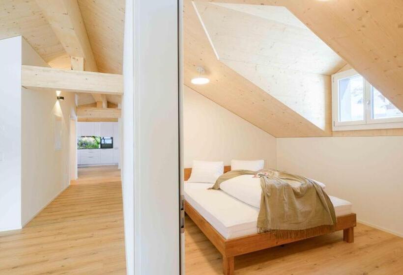 带3个卧室的公寓, Alphotel Biel Kinzig   Access By Cable Car Only!