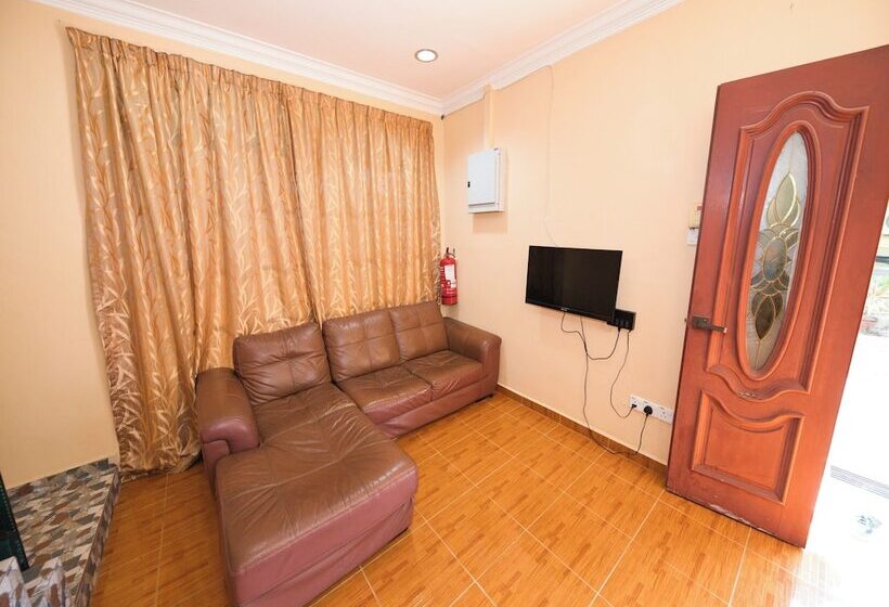 Апартаменты 3 Спальни, Oyo 91004 Homestay Masjid At Taqwa