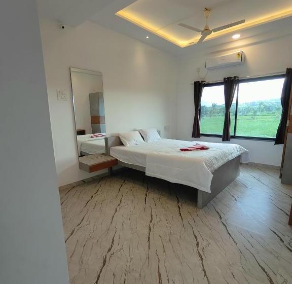 Номер Deluxe, Shri Resort & Lodging